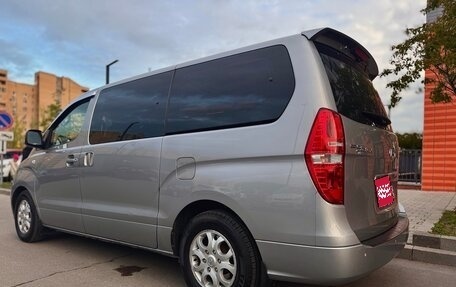 Hyundai Grand Starex Grand Starex I рестайлинг 2, 2012 год, 1 800 000 рублей, 4 фотография