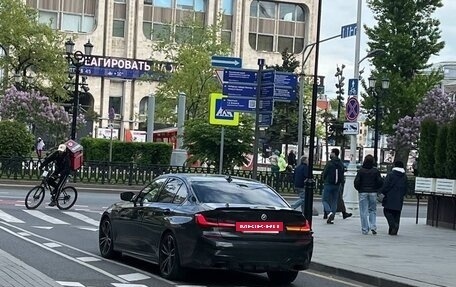 BMW 3 серия, 2019 год, 3 200 000 рублей, 3 фотография