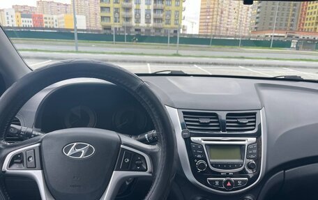 Hyundai Solaris II рестайлинг, 2012 год, 850 000 рублей, 2 фотография