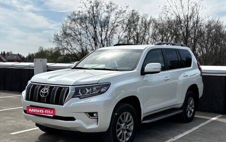 Toyota Land Cruiser Prado 150 рестайлинг 2, 2017 год, 4 490 000 рублей, 3 фотография
