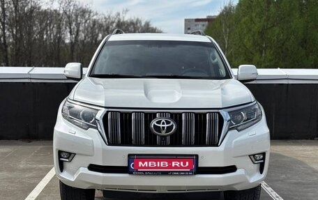 Toyota Land Cruiser Prado 150 рестайлинг 2, 2017 год, 4 490 000 рублей, 2 фотография