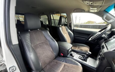 Toyota Land Cruiser Prado 150 рестайлинг 2, 2017 год, 4 490 000 рублей, 7 фотография