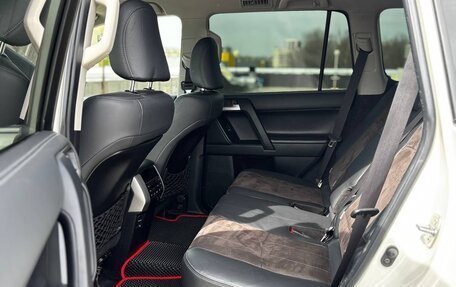 Toyota Land Cruiser Prado 150 рестайлинг 2, 2017 год, 4 490 000 рублей, 9 фотография