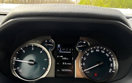 Toyota Land Cruiser Prado 150 рестайлинг 2, 2017 год, 4 490 000 рублей, 5 фотография
