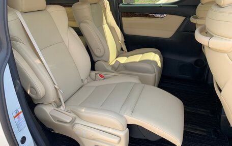 Toyota Alphard III, 2019 год, 4 999 000 рублей, 3 фотография