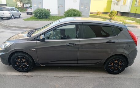 Hyundai Solaris II рестайлинг, 2011 год, 600 000 рублей, 4 фотография