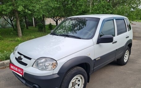 Chevrolet Niva I рестайлинг, 2017 год, 720 000 рублей, 3 фотография