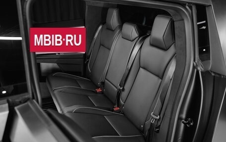 Tesla Cybertruck, 2024 год, 16 000 000 рублей, 4 фотография