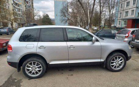 Volkswagen Touareg III, 2003 год, 700 000 рублей, 2 фотография