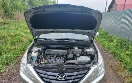 Hyundai Sonata VI, 2011 год, 1 350 000 рублей, 2 фотография