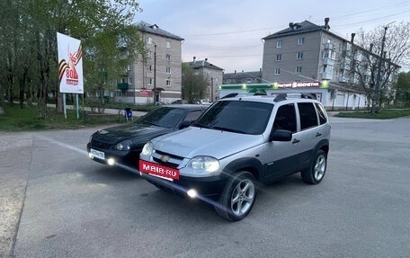 Chevrolet Niva I рестайлинг, 2010 год, 460 000 рублей, 3 фотография