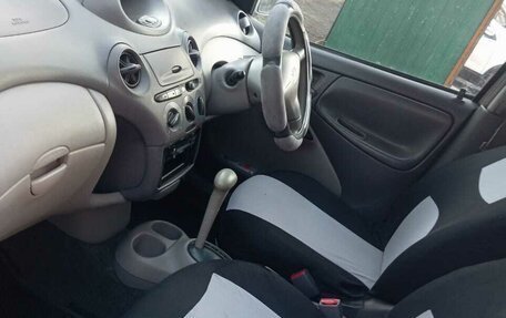 Toyota Platz, 2001 год, 370 000 рублей, 2 фотография