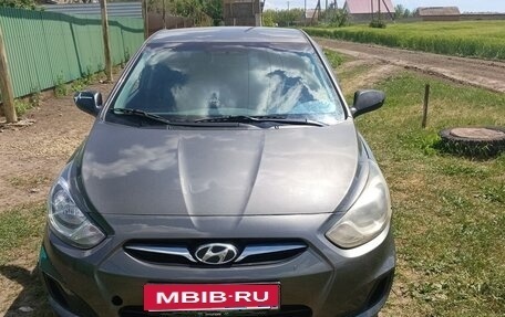 Hyundai Solaris II рестайлинг, 2014 год, 850 000 рублей, 2 фотография