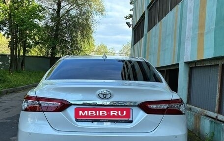 Toyota Camry, 2022 год, 3 200 000 рублей, 3 фотография