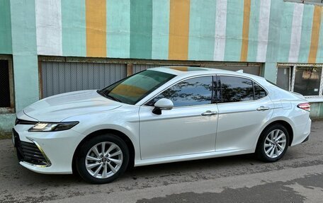 Toyota Camry, 2022 год, 3 200 000 рублей, 4 фотография