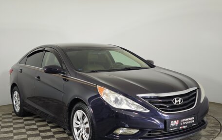 Hyundai Sonata VI, 2010 год, 850 000 рублей, 3 фотография