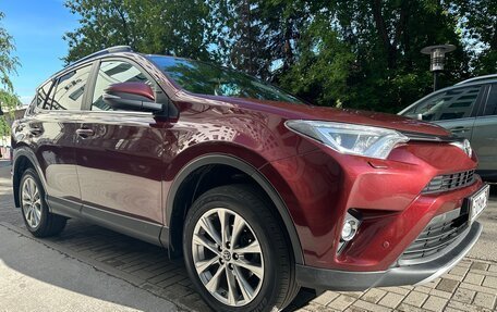 Toyota RAV4, 2018 год, 2 600 000 рублей, 5 фотография