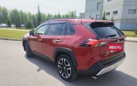 Toyota RAV4, 2019 год, 3 270 000 рублей, 3 фотография