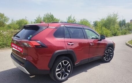 Toyota RAV4, 2019 год, 3 270 000 рублей, 5 фотография