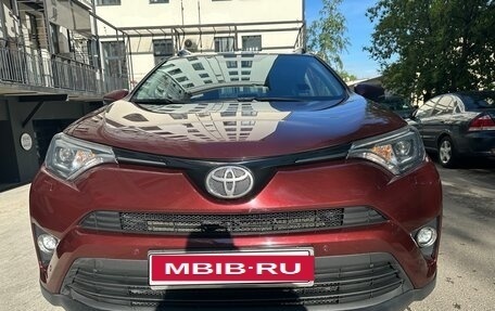 Toyota RAV4, 2018 год, 2 600 000 рублей, 3 фотография