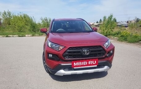 Toyota RAV4, 2019 год, 3 270 000 рублей, 2 фотография
