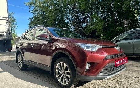 Toyota RAV4, 2018 год, 2 600 000 рублей, 4 фотография