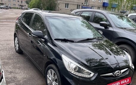 Hyundai Solaris II рестайлинг, 2013 год, 900 000 рублей, 2 фотография