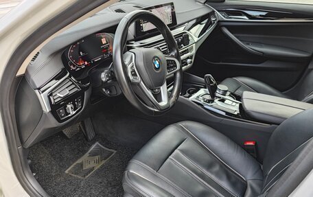 BMW 5 серия, 2019 год, 3 850 000 рублей, 2 фотография