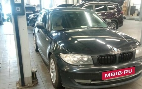 BMW 1 серия, 2011 год, 700 000 рублей, 2 фотография
