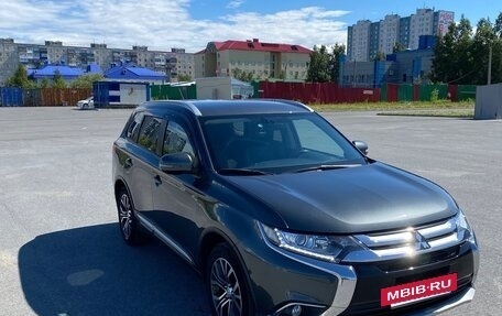 Mitsubishi Outlander III рестайлинг 3, 2015 год, 2 020 000 рублей, 3 фотография