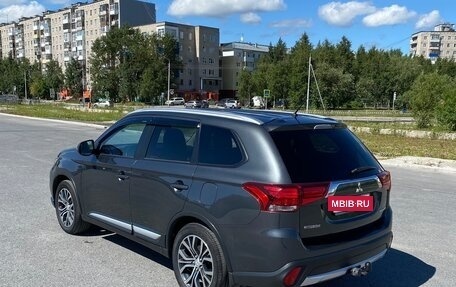 Mitsubishi Outlander III рестайлинг 3, 2015 год, 2 020 000 рублей, 6 фотография