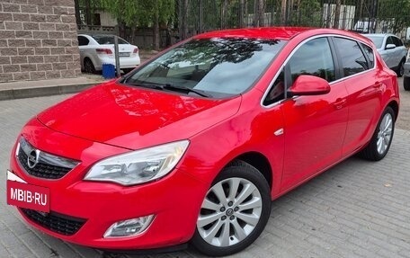 Opel Astra J, 2012 год, 900 000 рублей, 2 фотография