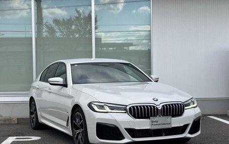 BMW 5 серия, 2022 год, 3 865 000 рублей, 3 фотография