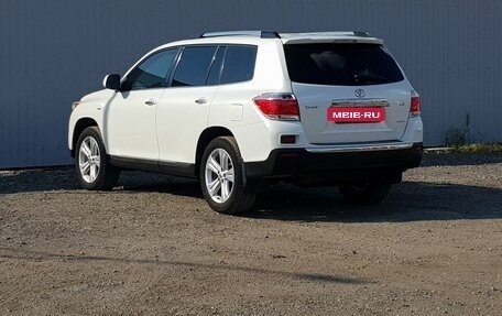 Toyota Highlander III, 2011 год, 2 099 000 рублей, 4 фотография