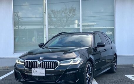 BMW 5 серия, 2022 год, 3 980 000 рублей, 2 фотография