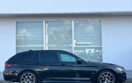 BMW 5 серия, 2022 год, 3 980 000 рублей, 5 фотография
