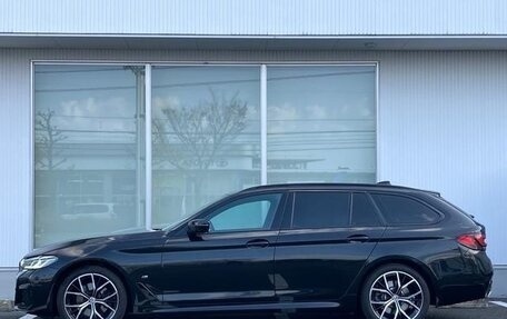 BMW 5 серия, 2022 год, 3 980 000 рублей, 4 фотография