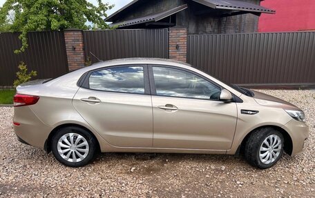 KIA Rio III рестайлинг, 2015 год, 960 000 рублей, 2 фотография
