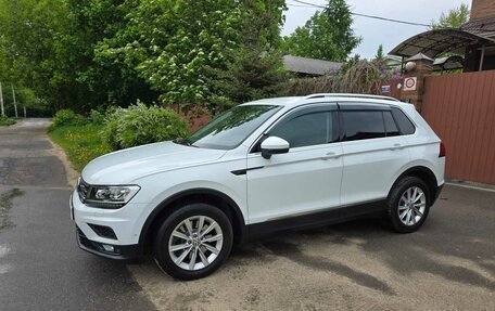 Volkswagen Tiguan II, 2017 год, 1 900 000 рублей, 2 фотография