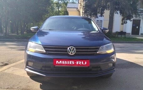 Volkswagen Jetta VI, 2015 год, 1 379 000 рублей, 2 фотография