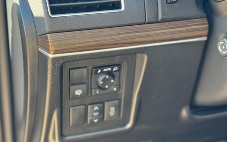 Toyota Land Cruiser Prado 150 рестайлинг 2, 2018 год, 5 555 555 рублей, 9 фотография