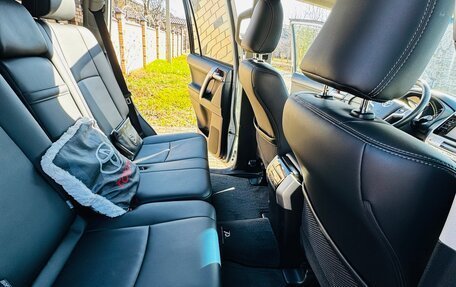 Toyota Land Cruiser Prado 150 рестайлинг 2, 2018 год, 5 555 555 рублей, 12 фотография