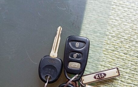 KIA Carens III (RP), 2009 год, 820 000 рублей, 16 фотография