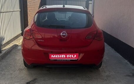 Opel Astra J, 2012 год, 800 000 рублей, 2 фотография