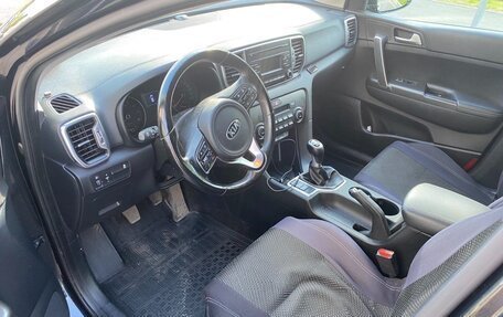 KIA Sportage IV рестайлинг, 2018 год, 1 900 000 рублей, 9 фотография
