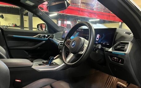 BMW i4, 2022 год, 3 755 000 рублей, 14 фотография