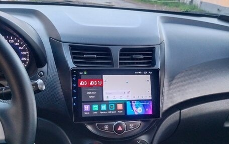 Hyundai Solaris II рестайлинг, 2014 год, 1 000 050 рублей, 3 фотография