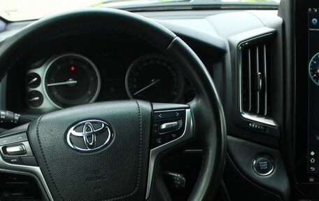 Toyota Land Cruiser 200, 2019 год, 6 998 000 рублей, 7 фотография