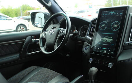 Toyota Land Cruiser 200, 2019 год, 6 998 000 рублей, 8 фотография