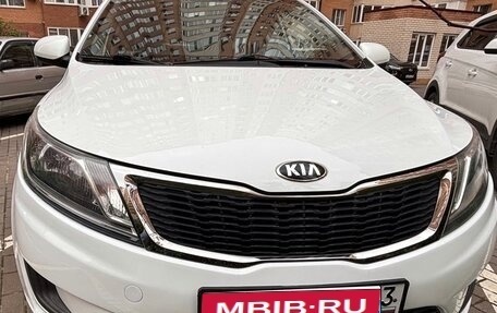KIA Rio III рестайлинг, 2014 год, 999 999 рублей, 1 фотография